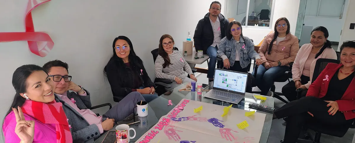 Mes De Sensibilización Sobre El Cáncer De Mama